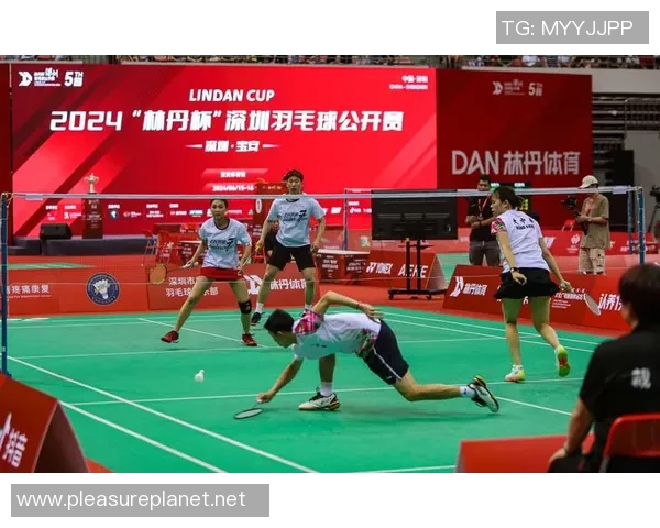 深圳羽毛球队逆袭之旅揭秘:从默默无闻到杯赛冠军的辉煌历程 深圳羽毛球队逆袭之旅揭秘:从默默无闻到杯赛冠军的辉煌历程